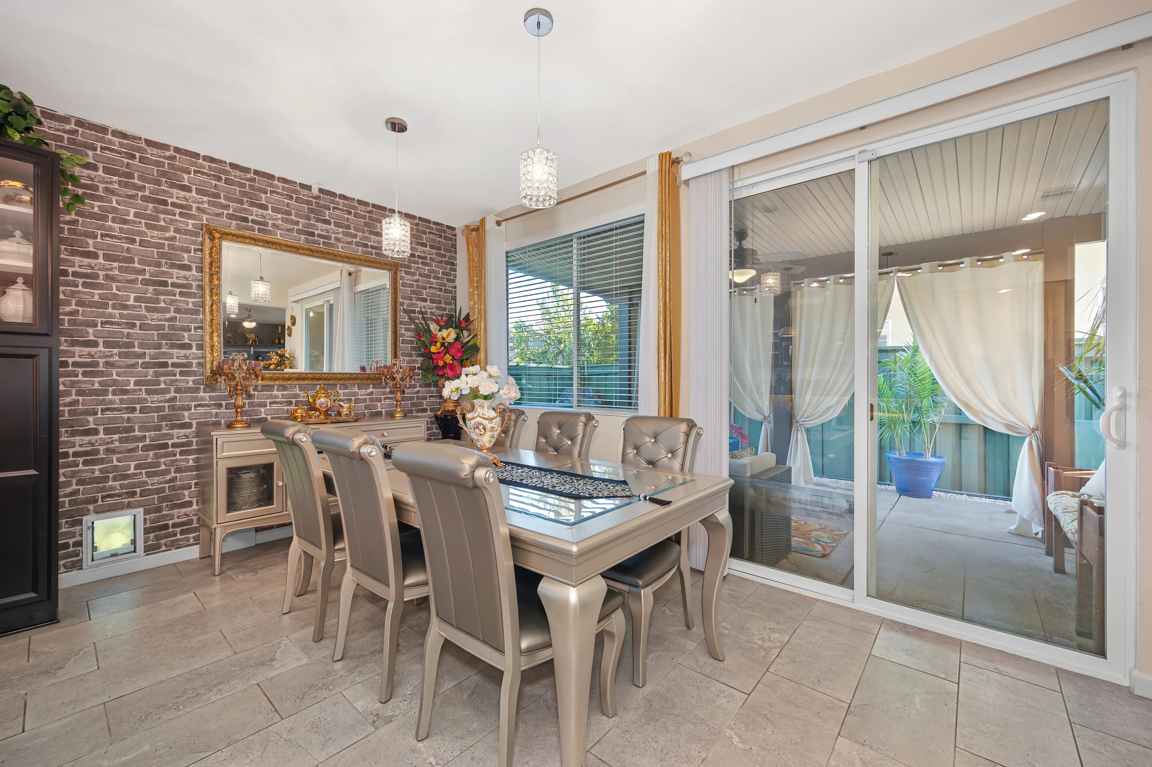 1057 Lincolnshire Cir Photo 7