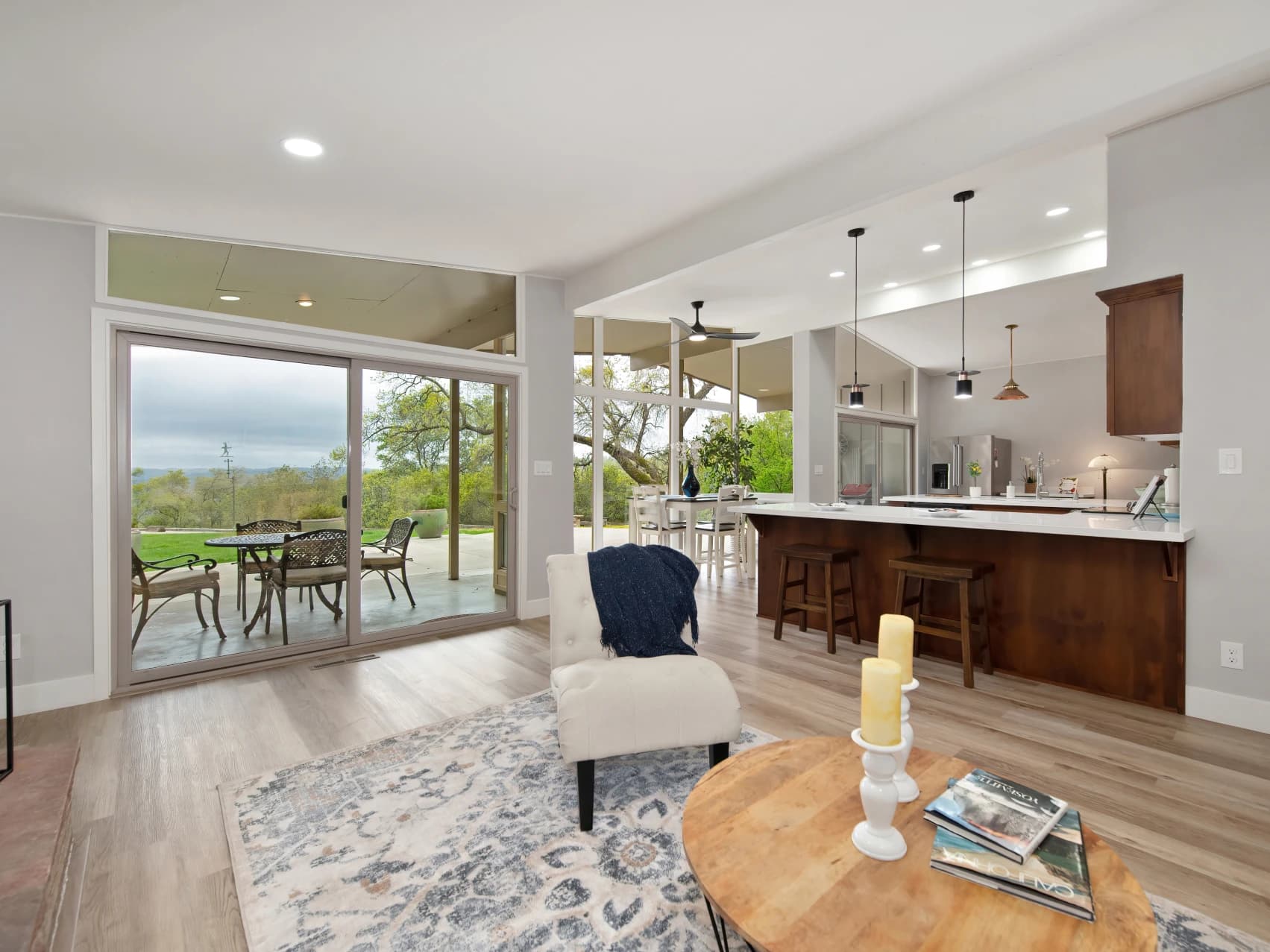 135 Virginia St Photo 4