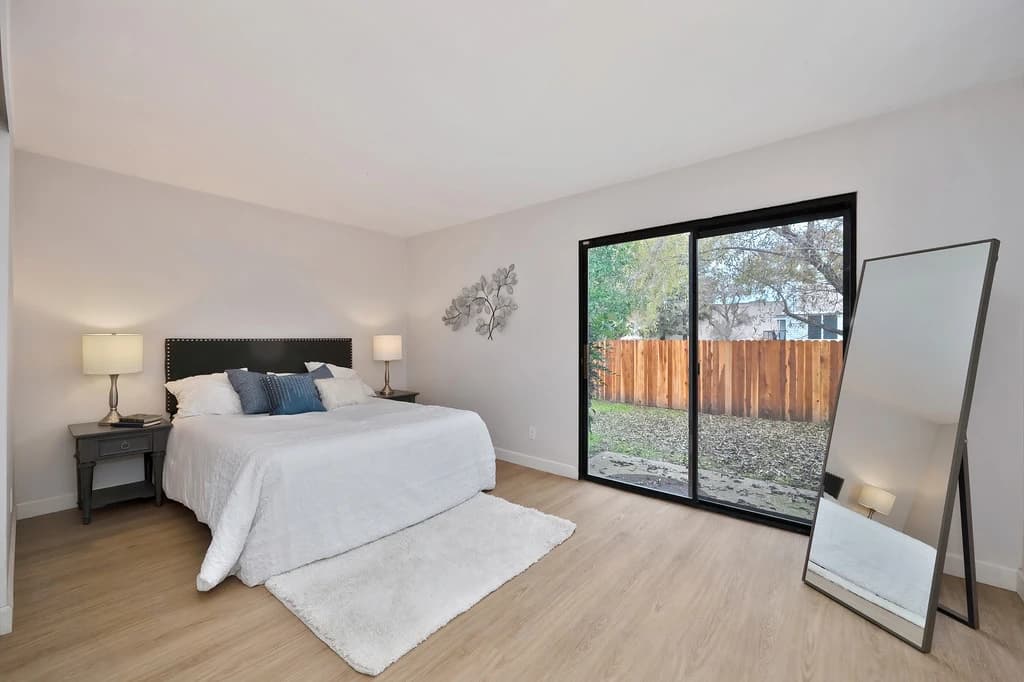 1977 Inglis Wy Photo 7