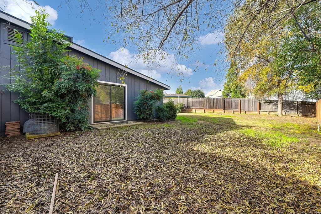 1977 Inglis Wy Photo 9