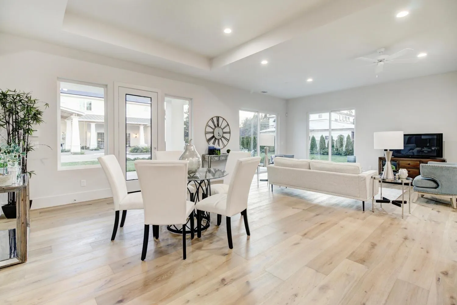 5500 Oakbrooke Ct Photo 8