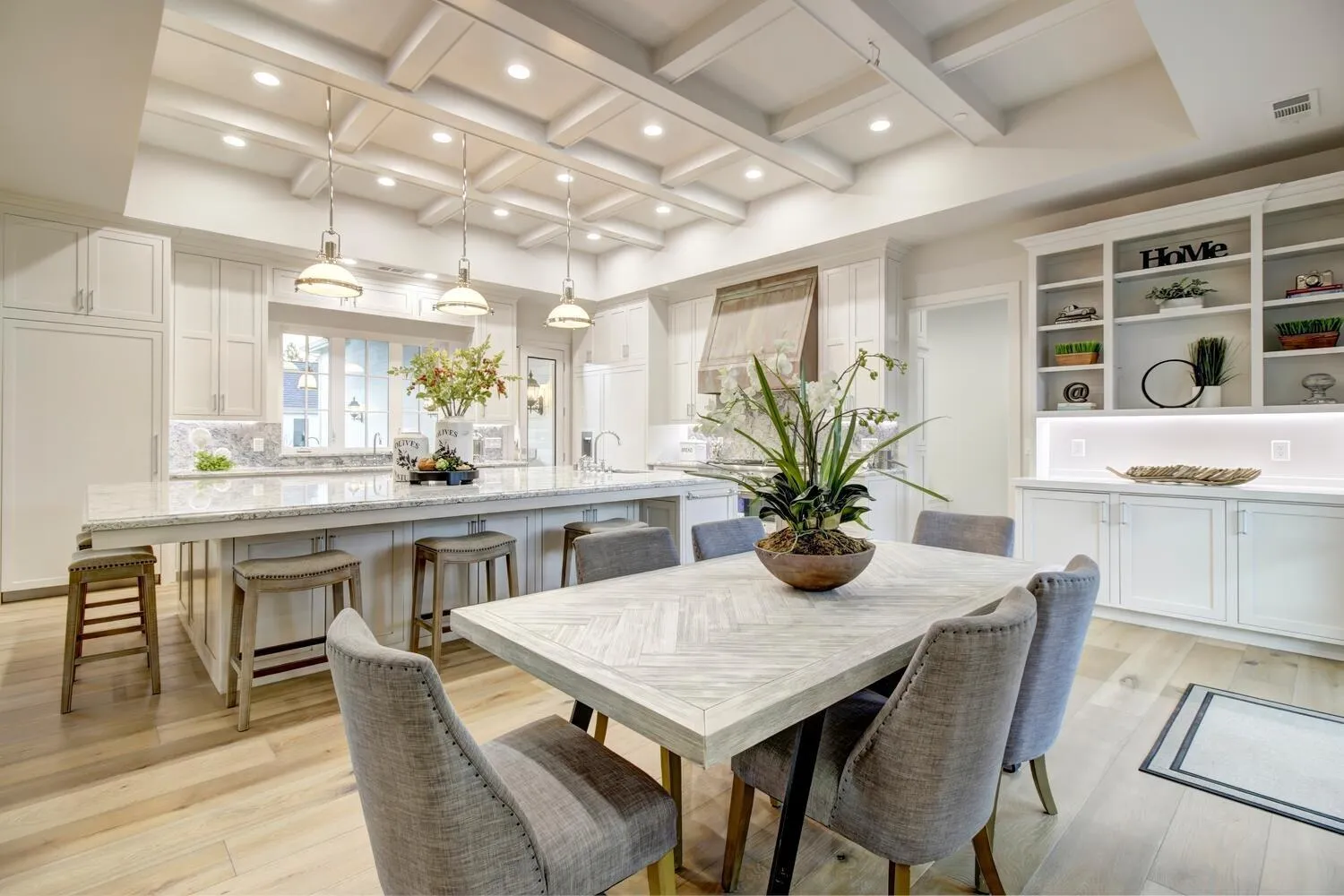 5500 Oakbrooke Ct Photo 7