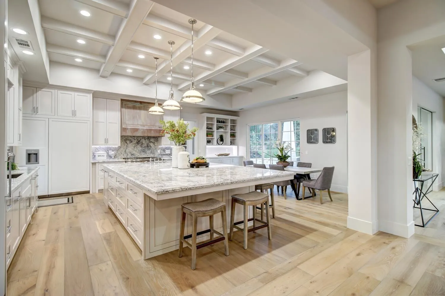 5500 Oakbrooke Ct Photo 6