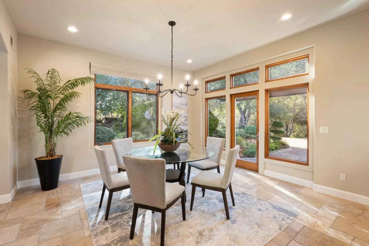 5748 Avenida Robles Photo 6