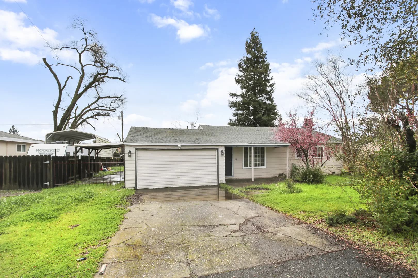 7610 Community Dr Photo 2