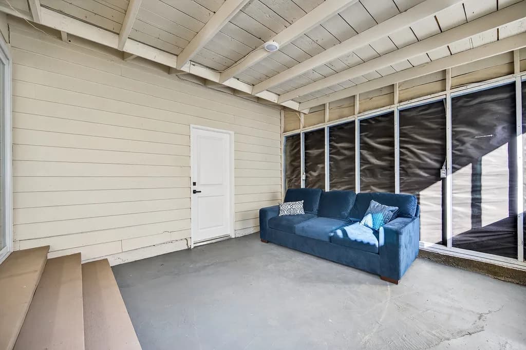 8928 Pershing Ave Photo 22