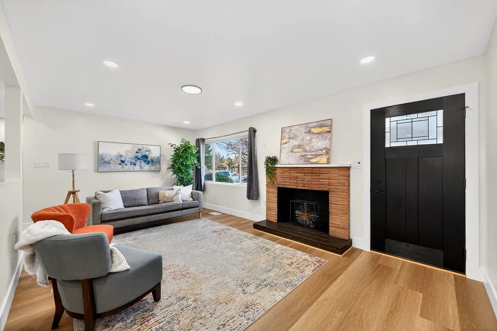 8928 Pershing Ave Photo 2