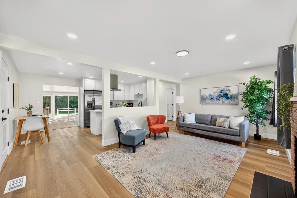 8928 Pershing Ave Photo 3