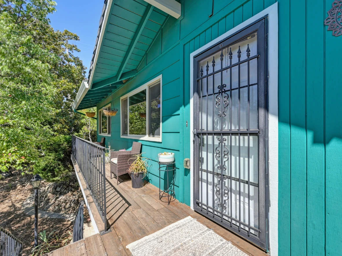 201 Poet Smith Dr, Auburn, CA