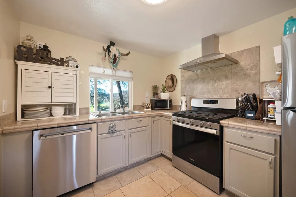 13598 Desperado Dr Photo 4